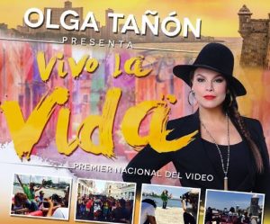 Olga Tañon in the "Vivo La Vida" poster