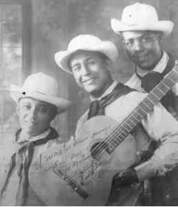 Miguel Matamoros con Rafael Cueto y Siro Rodriguez en el Trio Oriental.