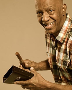 Roberto Roena formed the Apollo Sound with his cowbell and bongo. 