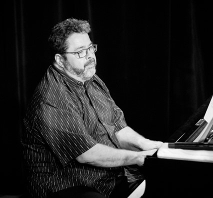 Arturo O'Farrill at piano